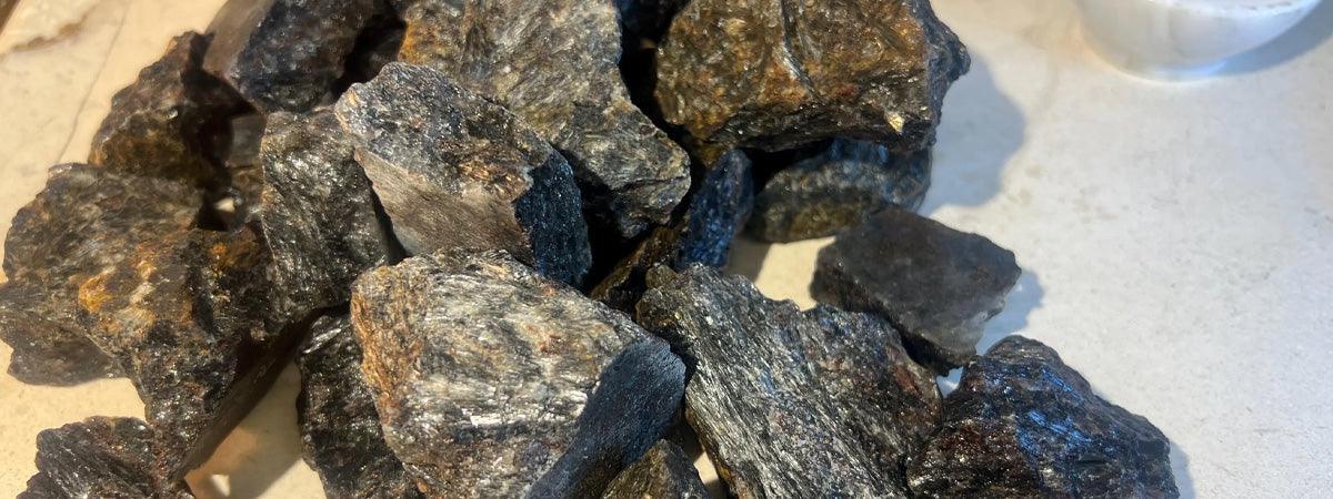 Nuummite raw wholesale