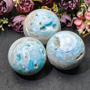 5-8cm caribbean calcite sphere 1kg