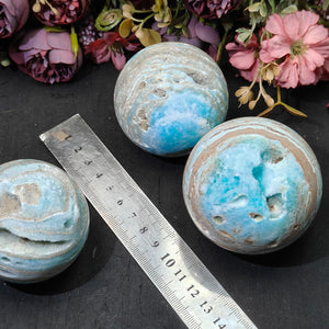 5-8cm caribbean calcite sphere 1kg