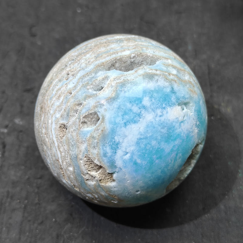 5-8cm caribbean calcite sphere 1kg