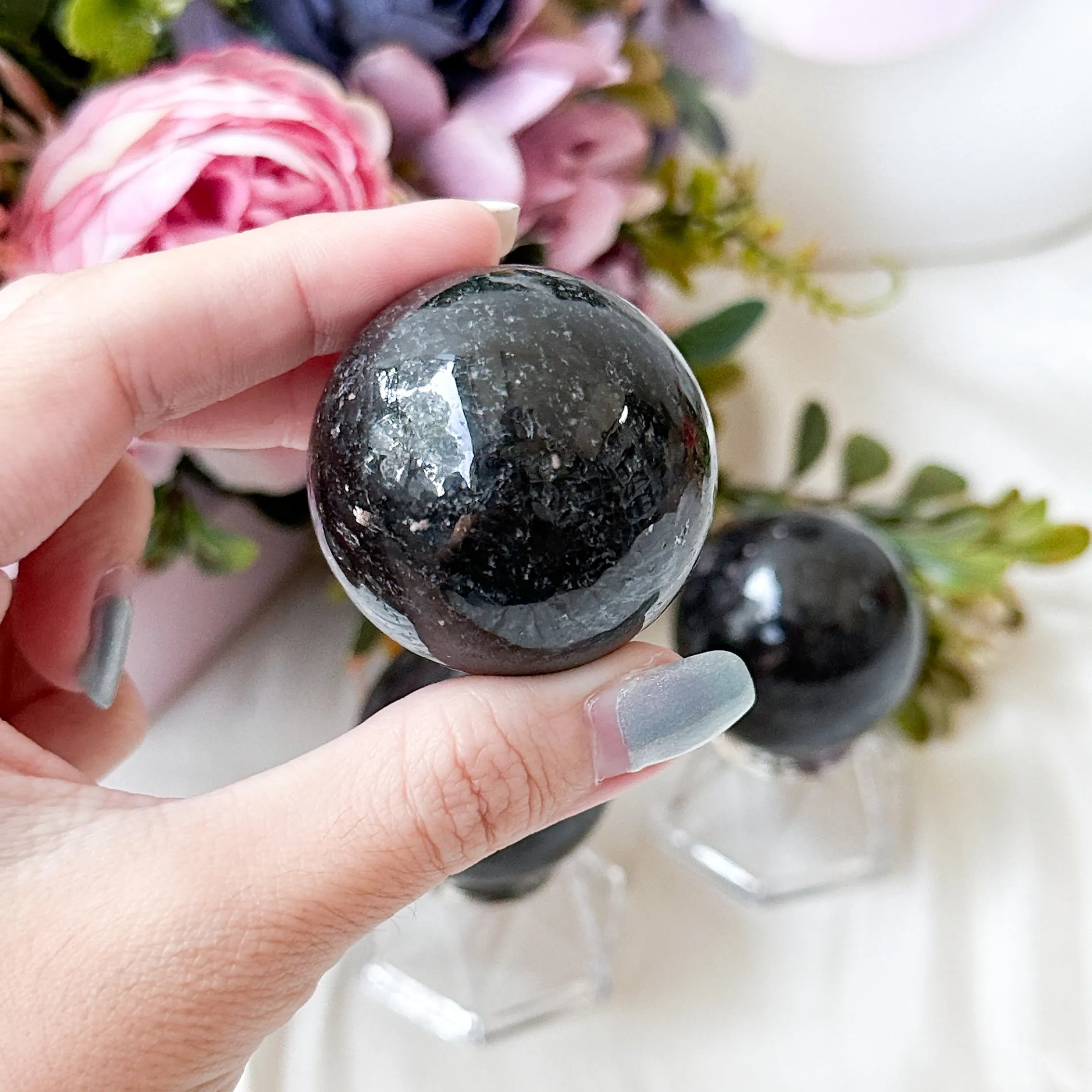 3-7cm nuummite sphere 1kg
