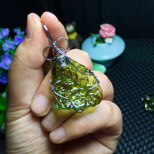 10-15g raw moldavite pendant
