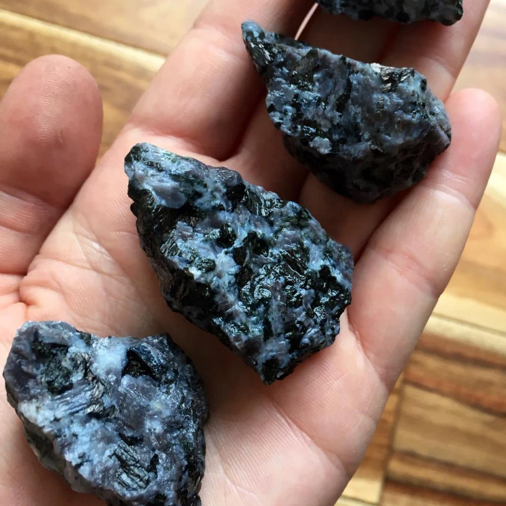 2-4cm rough merlinite 1kg