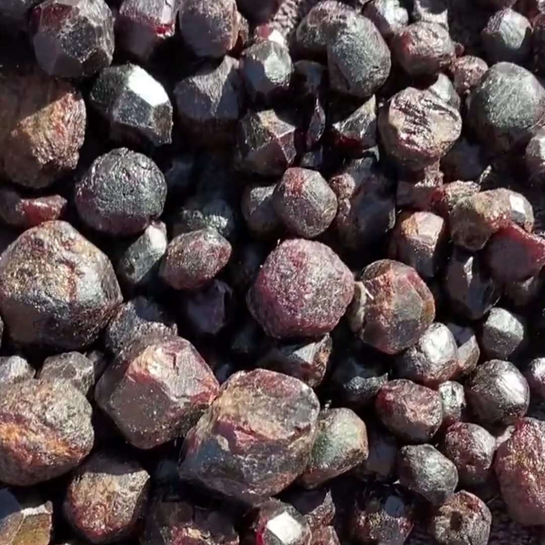 1-3cm rhodolite garnet rough 1kg