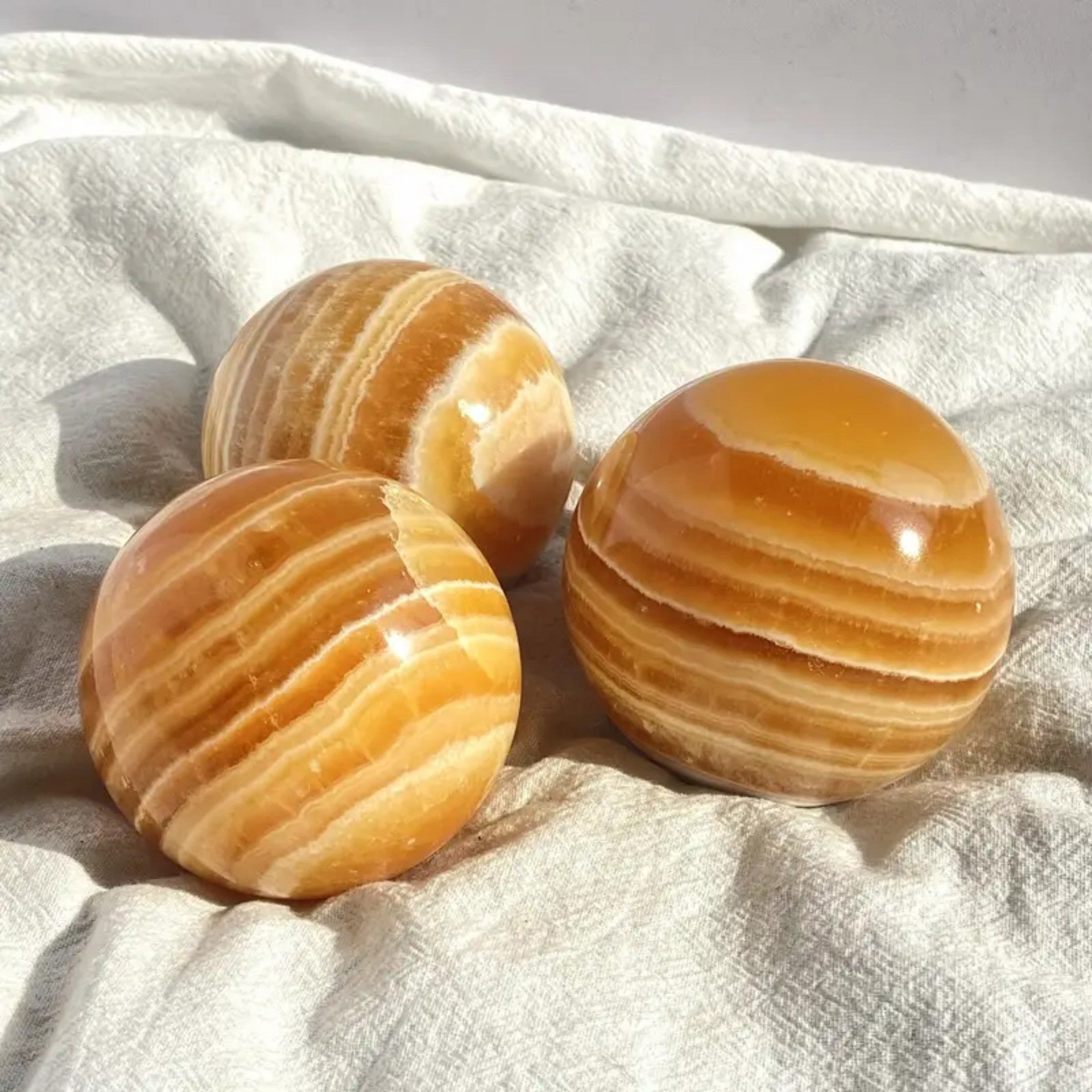 4-7cm honey calcite sphere 1kg