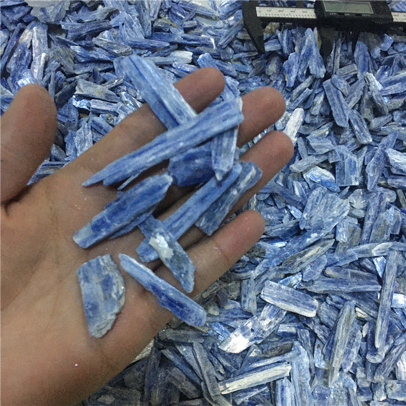raw kyanite 1kg