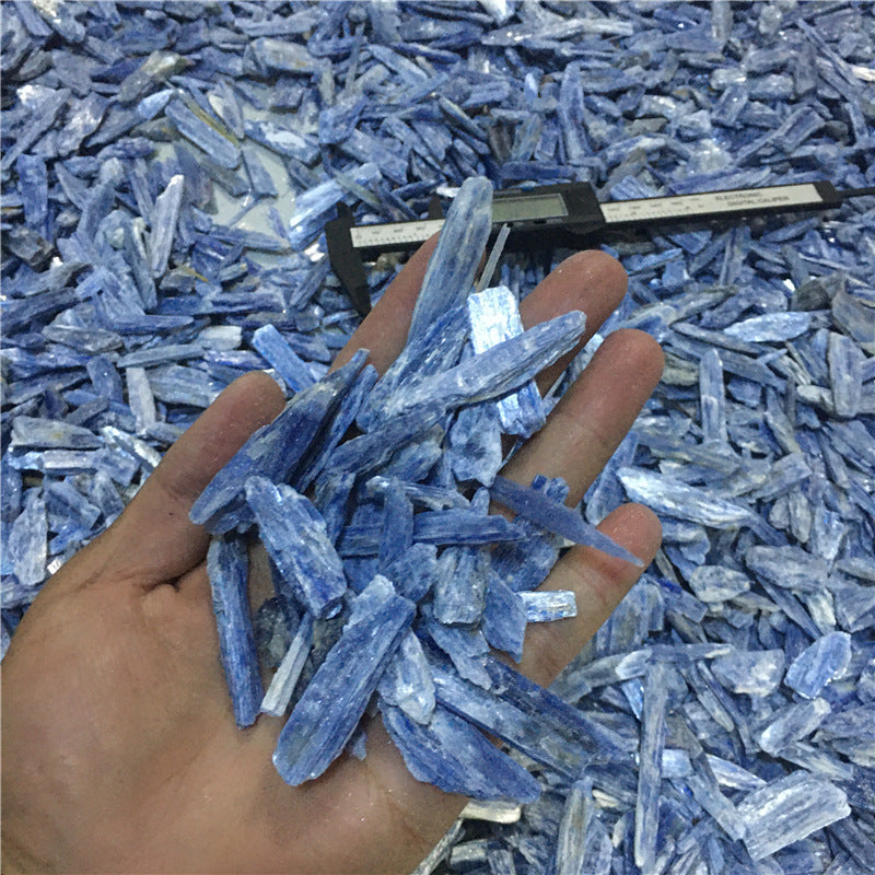 raw kyanite 1kg