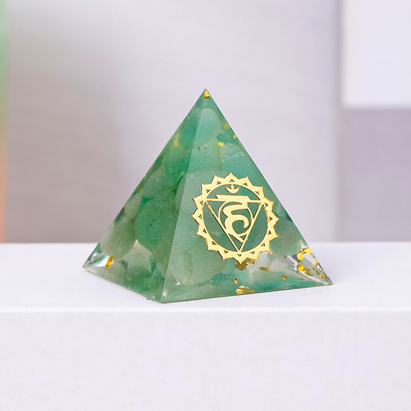 crystal chips resin pyramid 3cm