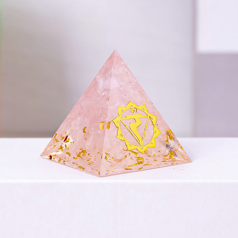 crystal chips resin pyramid 3cm