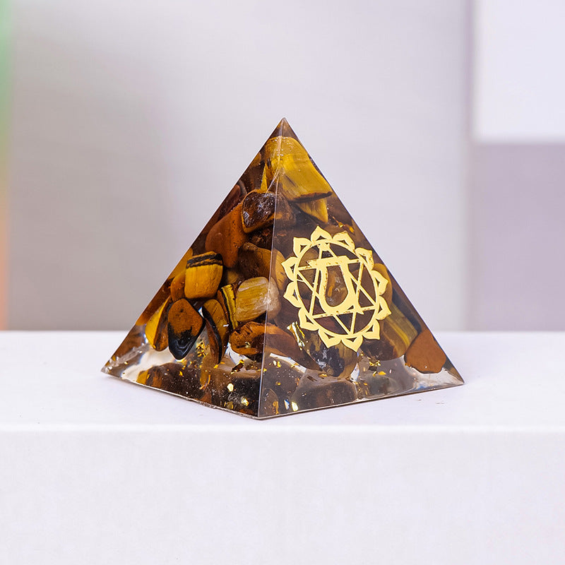 crystal chips resin pyramid 3cm