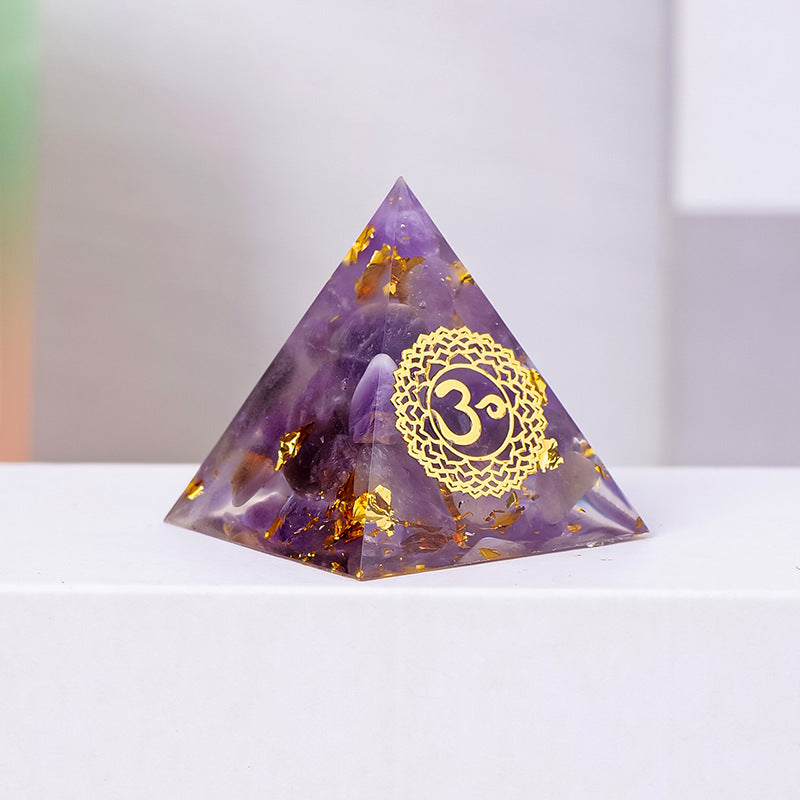 crystal chips resin pyramid 3cm