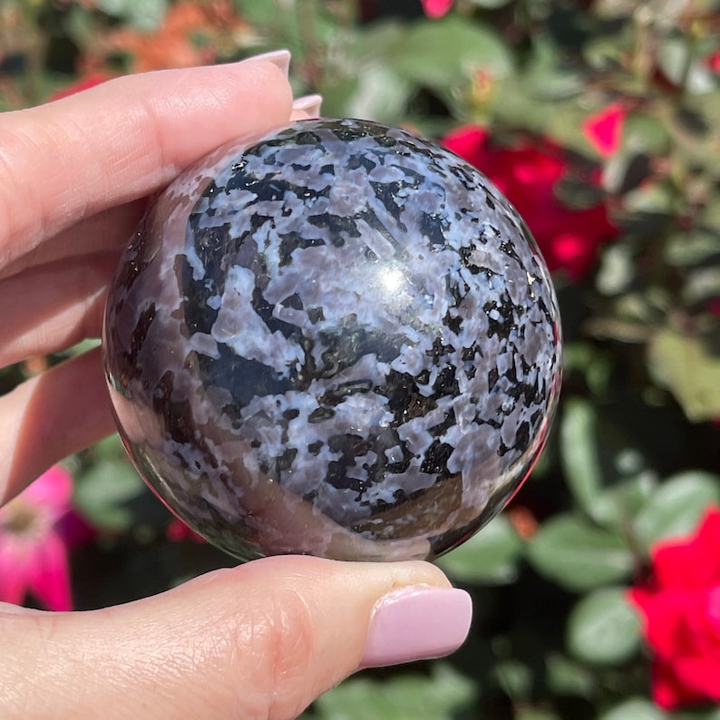 4-7cm merlinite sphere 1kg